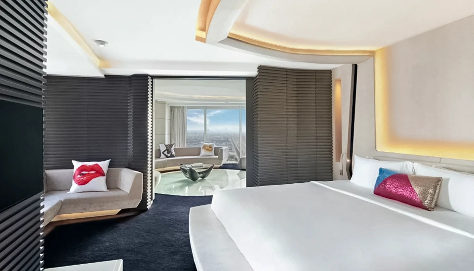 وی هتل دبی کیوریو کالکشن با هیلتون